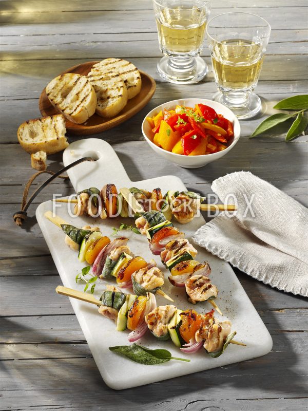 Hähnchenkeulenspieße mit Peoeronata