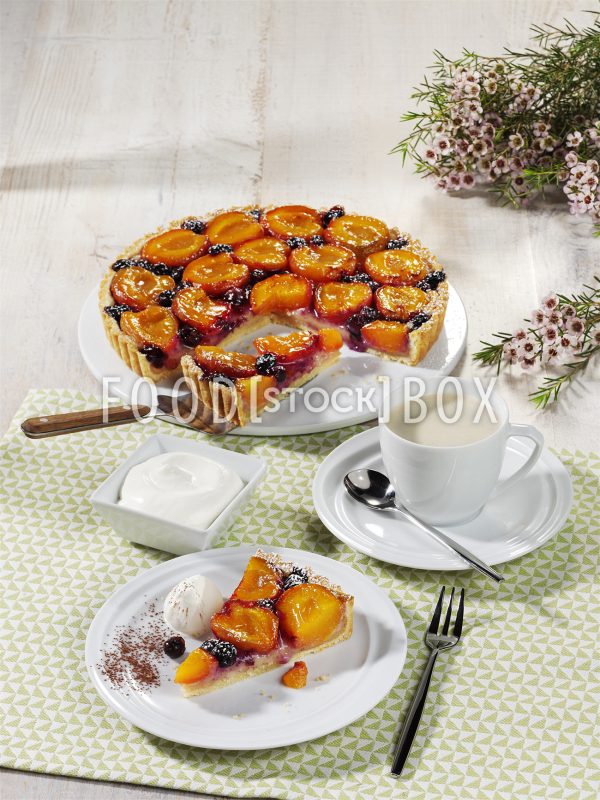 Aprikosen-Marzipan-Tarte