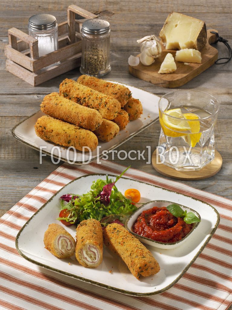 Toaströllchen mit Tomatendip