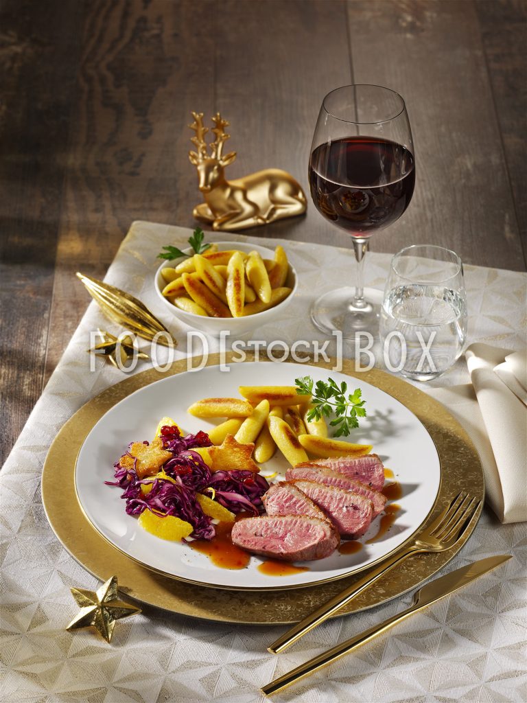 Entenbrust auf Rotkohlsalat
