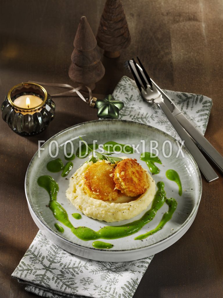 Petersilienwurzelpüree mit Ziegenkäseschnitzelchen