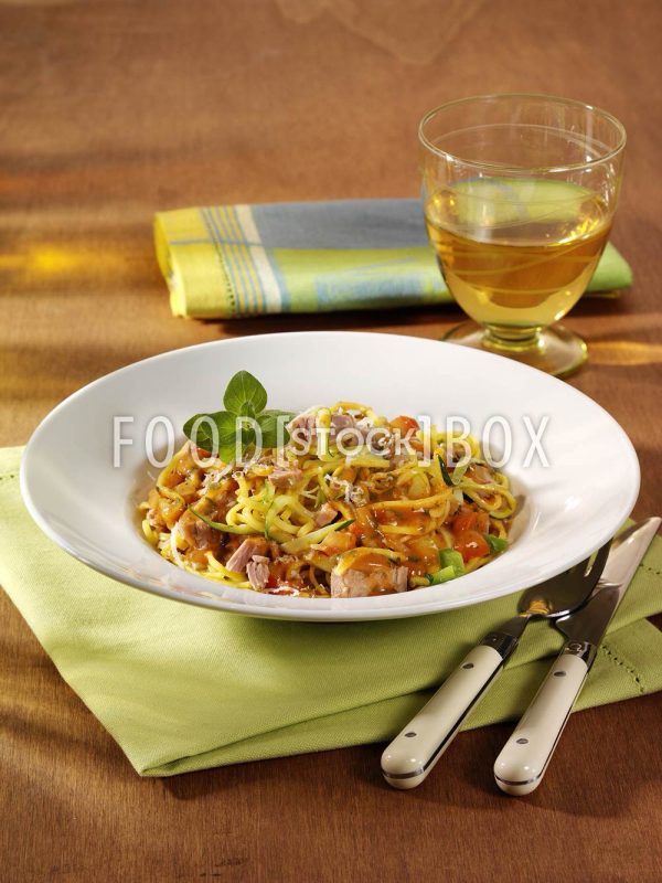 Spaghetti mit Zucchini-Thunfischsauce / Glutenfrei