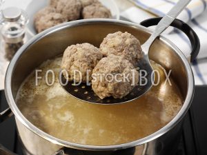 Königsberger Klopse mit Rote Bete Step 1