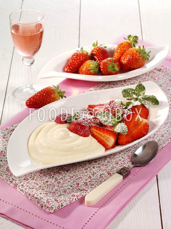 Bayrische Creme mit Erdbeeren