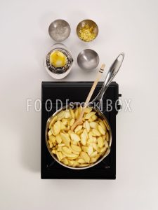 Apfel-Keks-Charlotte Step 2