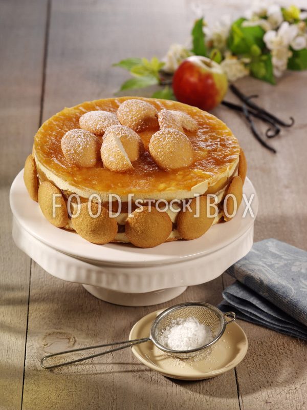 Apfel-Keks-Charlotte
