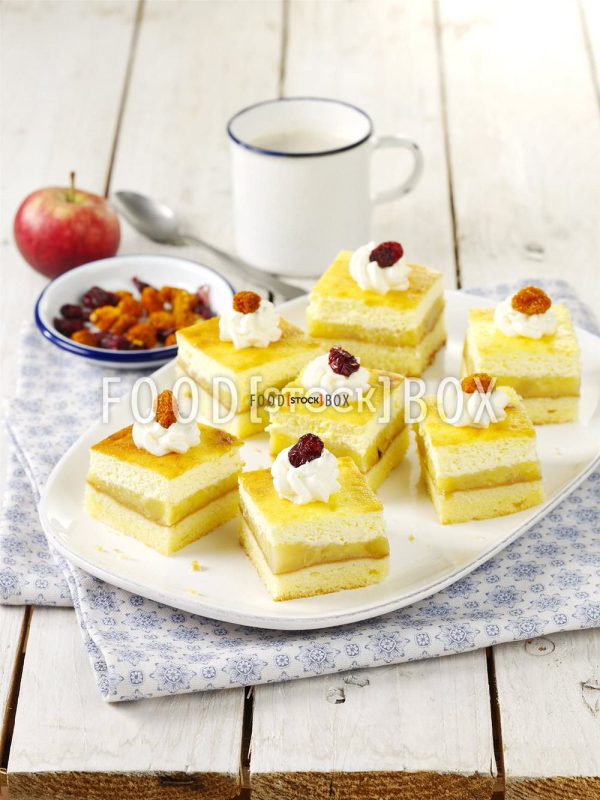 Apfelmus-Blechkuchen
