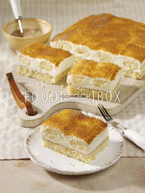 Apfelmus-Joghurt-Blechkuchen