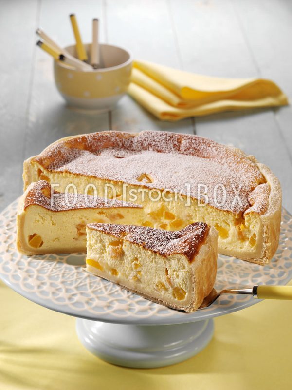 Aprikosen-Käsekuchen mit Blätterteig