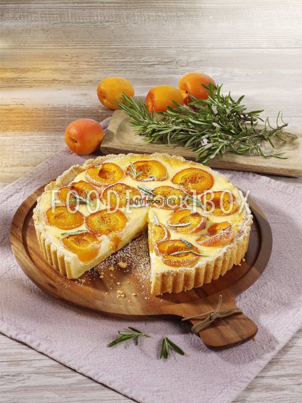Aprikosentarte mit Rosmarin