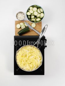 Bandnudeln mit Zucchini-Lachs-Sauce  Step 2