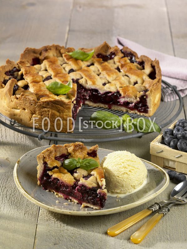 Beerenkuchen mit Teiggitter
