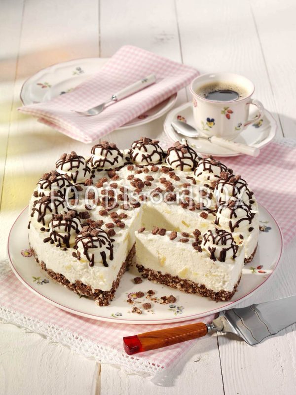 Ananas-Quark-Torte mit Schokolade