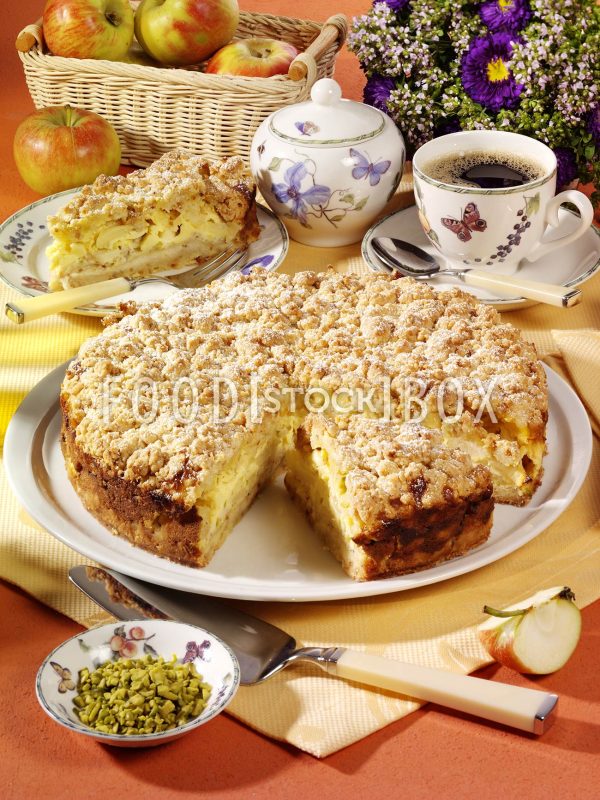 Apfel-Streuselkuchen mit Rahmguss