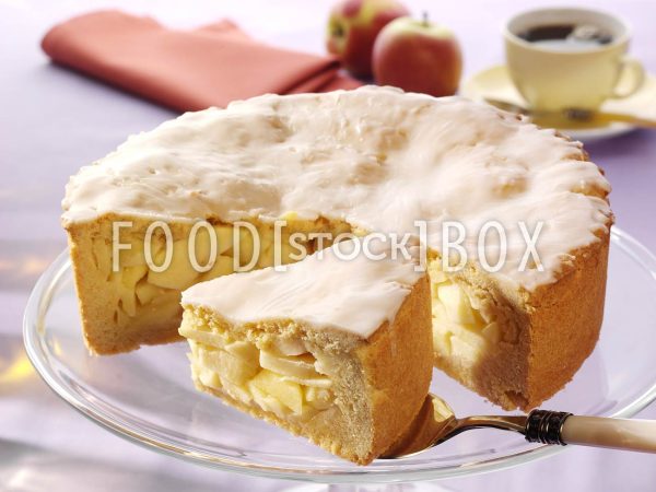 Apfelkuchen mit Zitronenglasur