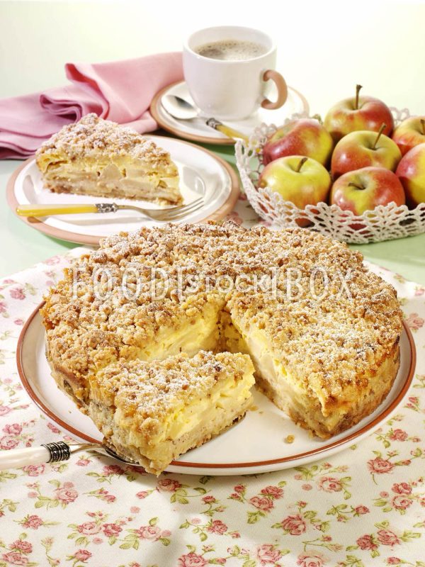 Apfelstreusel mit Rahm und Vaillesauce