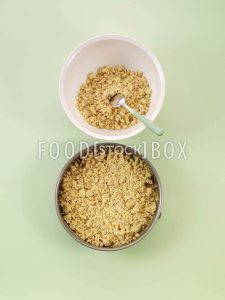 Apfelstreusel mit Rahm und Vaillesauce Step 3