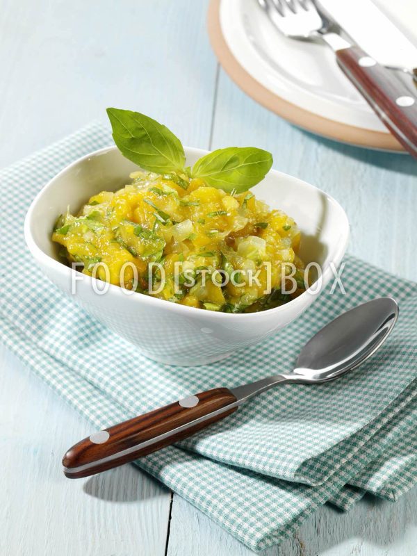Aprikosen-Chutney mit Basilikum 2