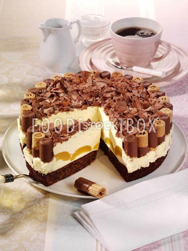 Aprikosen-Torte mit Eierlikör