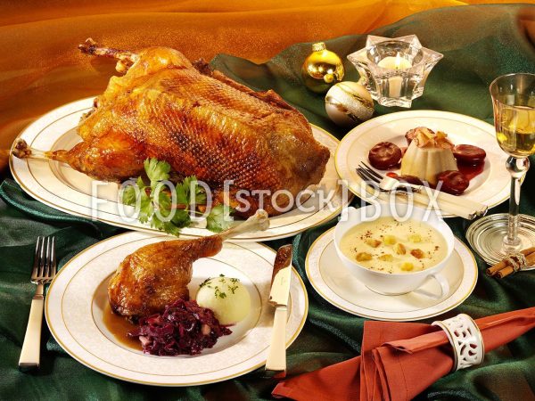 Gans mit Rotkohl und Klößen 3