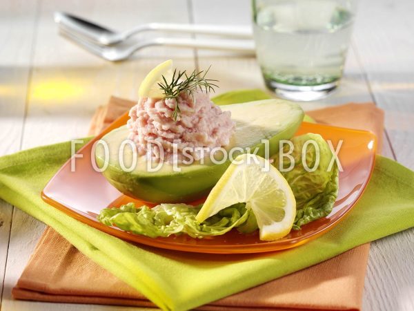 Avocados mit Schinken-Mousse 2