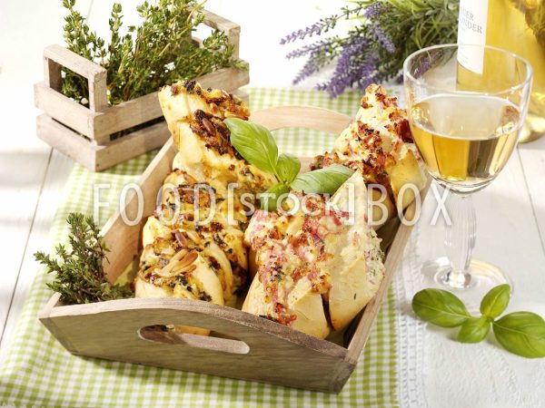 Baguette mit Kräuterfüllung 2