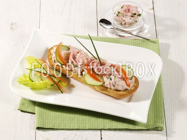 Baguette mit Schinkencreme