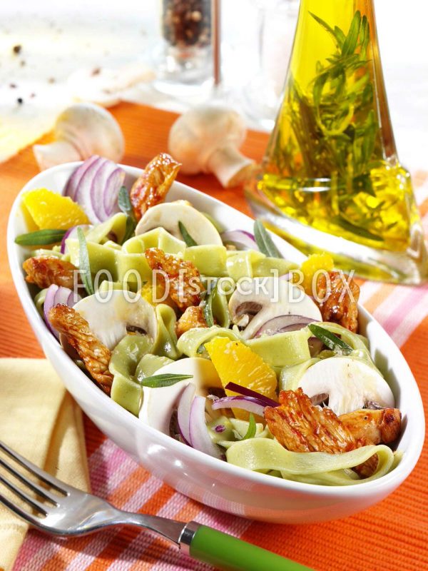 Bandnudelsalat mit Pute