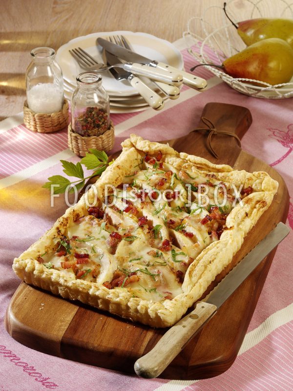 Birnen-Taleggio-Tarte