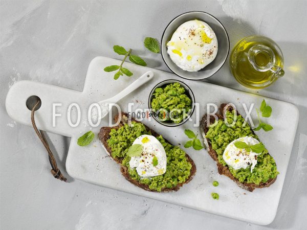 Bruschetta mit Mozzarella und Erbsen-Minze-Mus 2