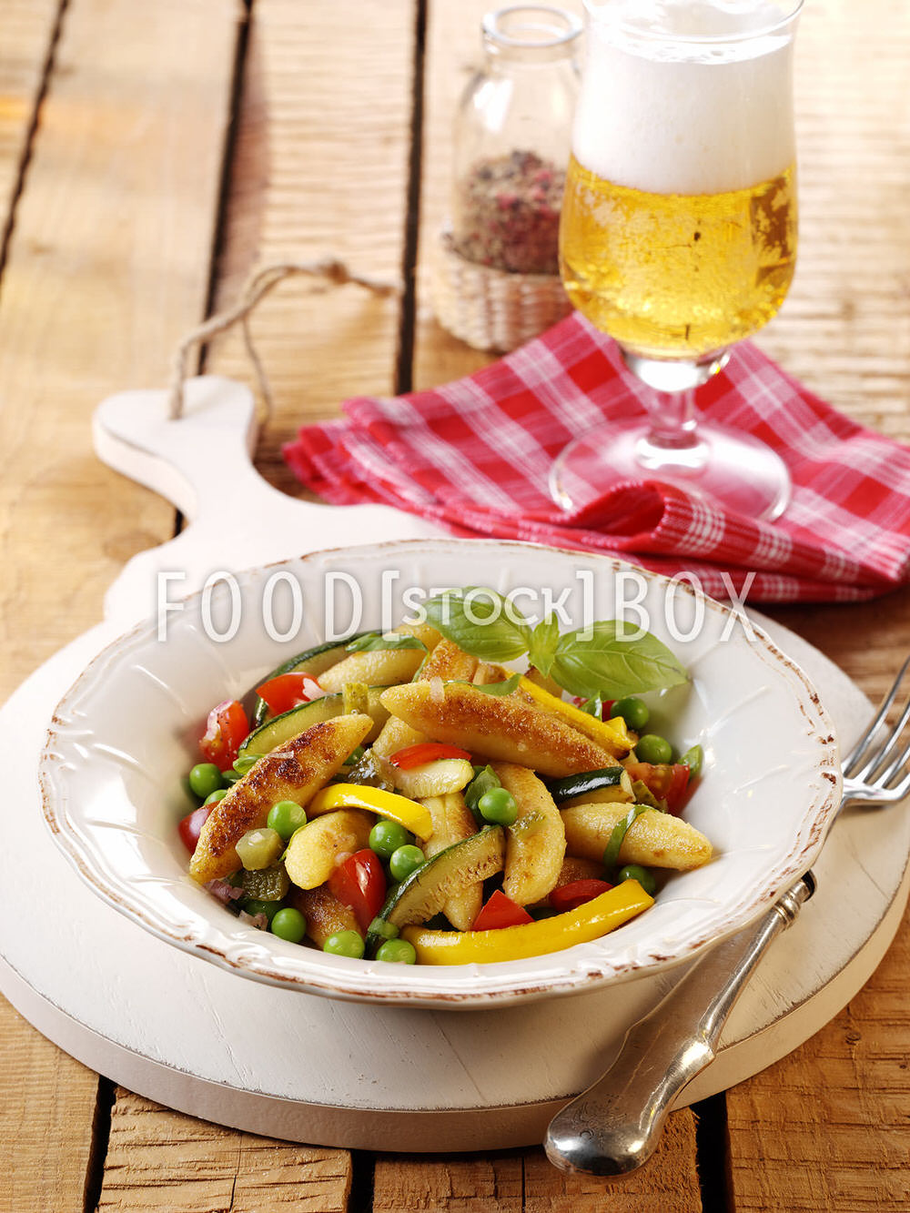 Bunter Schupfnudelsalat