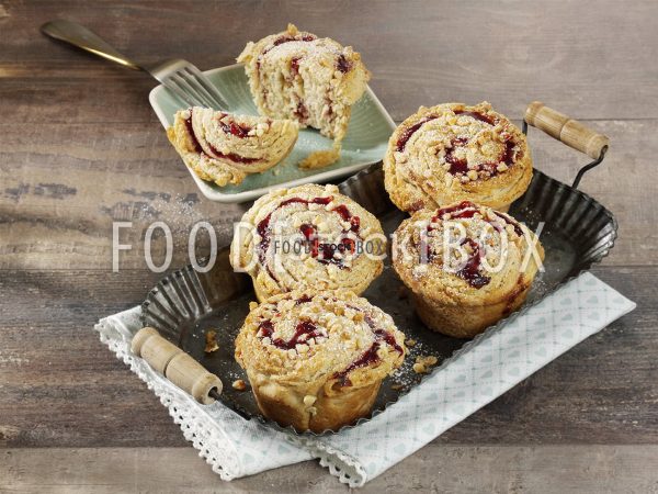Croissant-Muffins mit Brombeerkonfitüre