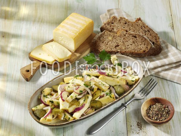 Deftiger Käsesalat