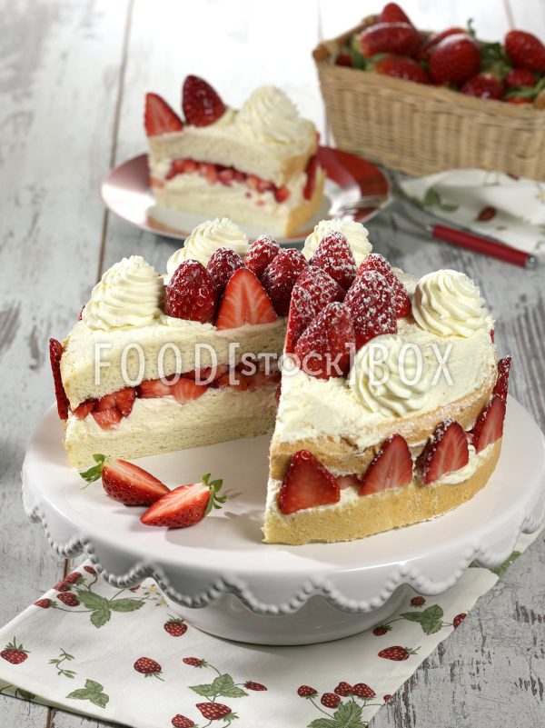Fruchtige Erdbeer-Sahne-Torte