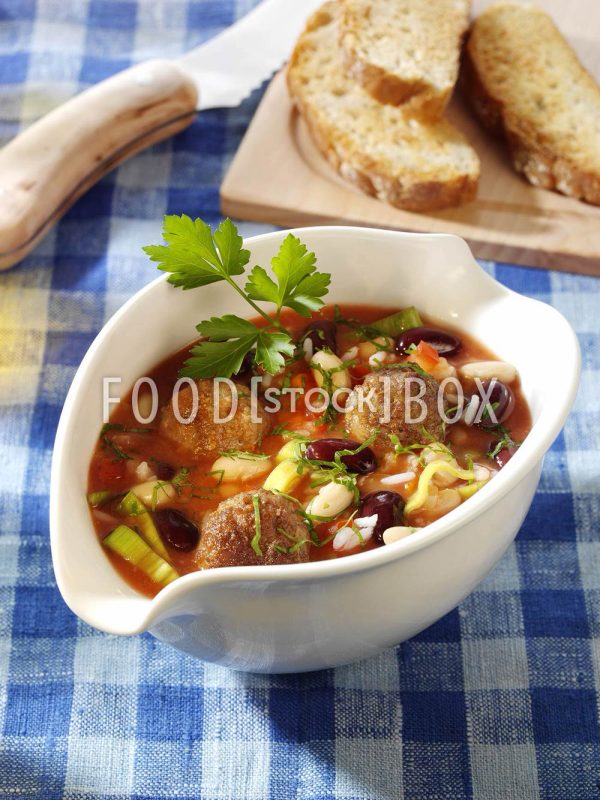 Bohnensuppe mit Moehren