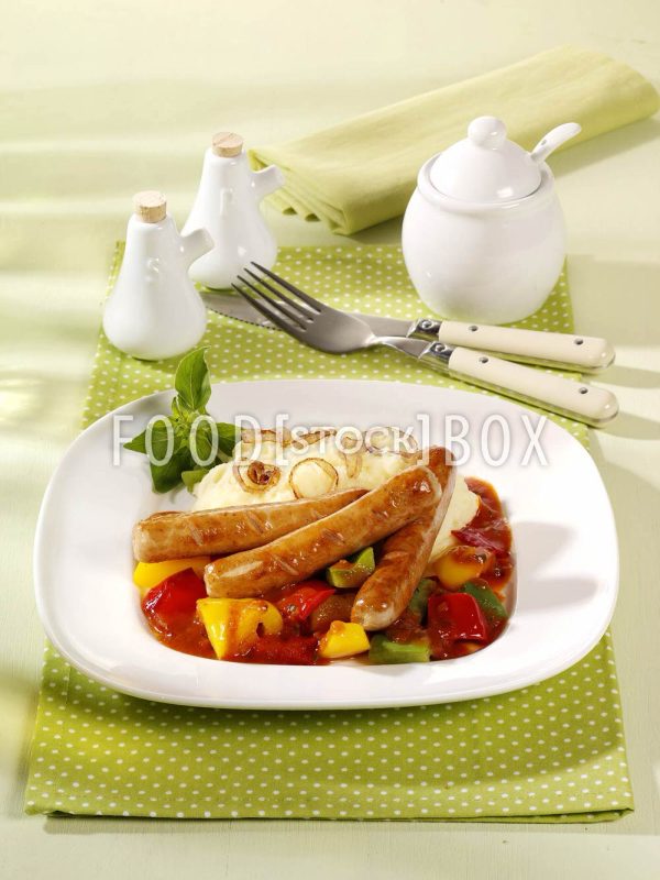 Bratwurst mit Gemüse