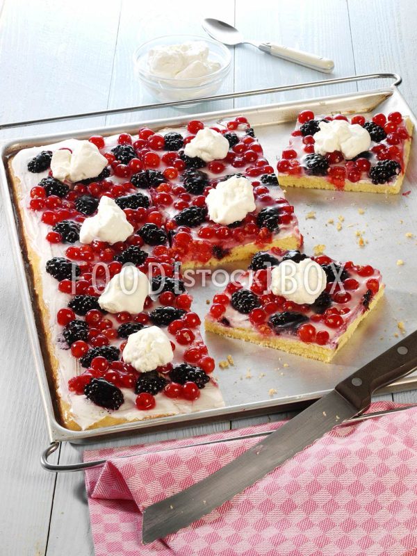 Brombeer-Johannisbeer-Kuchen