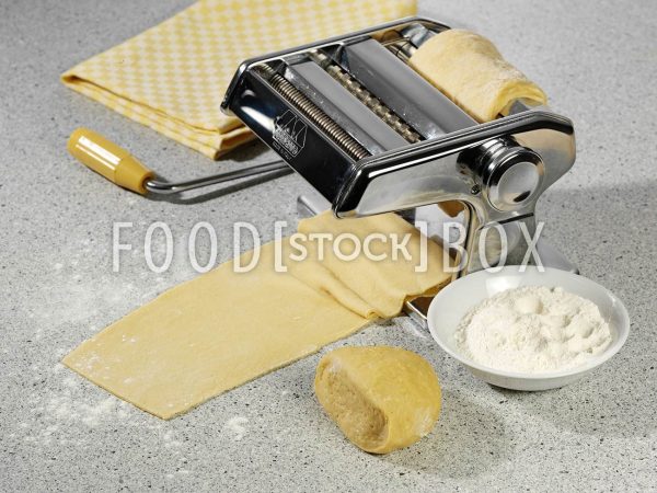 Bunte Ravioli mit Hackfleisch Step 1