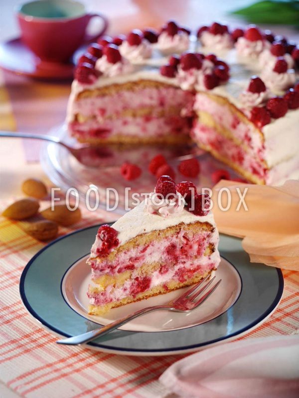 Cremige Himbeertorte