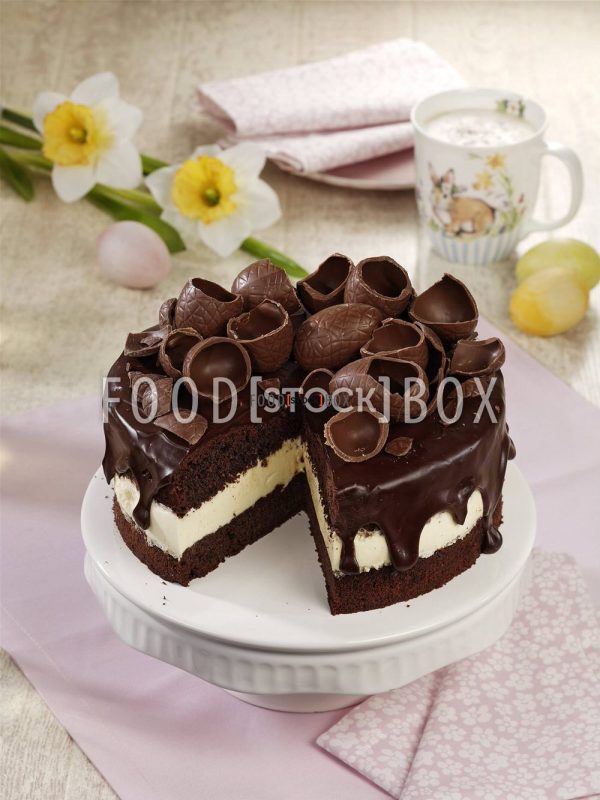 Eierlikör-Torte mit Schokoeiern