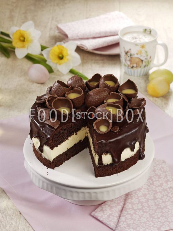 Eierlikör-Torte mit Schokoei-Allerlei