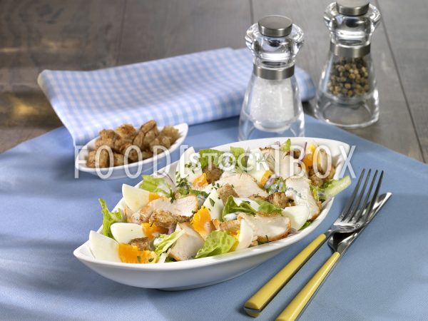 Eiersalat mit Hähnchenfilet