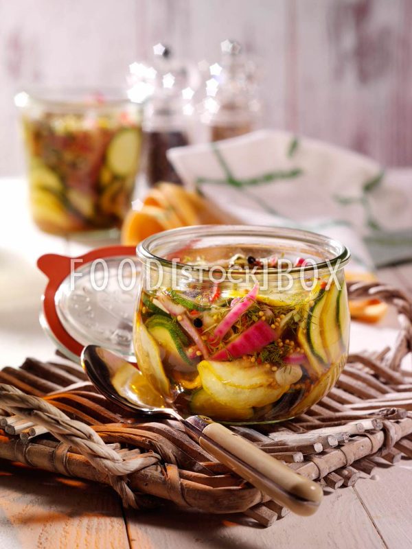Eingelegte Zucchini