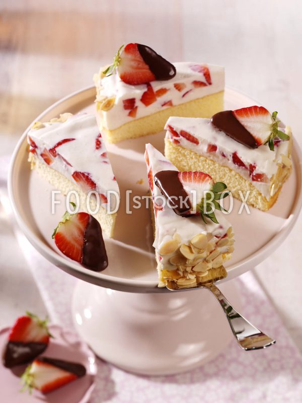 Erdbeer-Buttermilch-Torte
