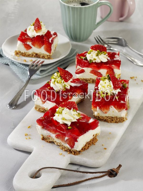 Erdbeer-Mascarponekuchen mit Salzbrezelboden