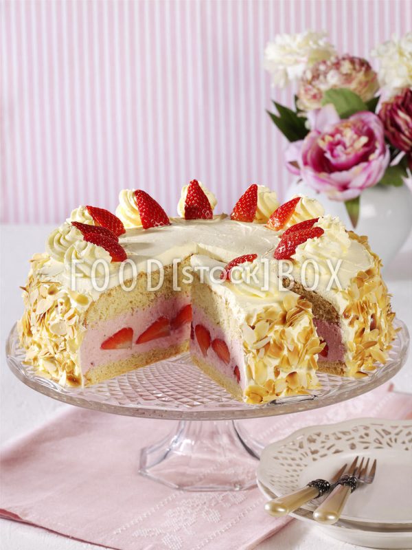 Erdbeer-Vanille-Sahnetorte