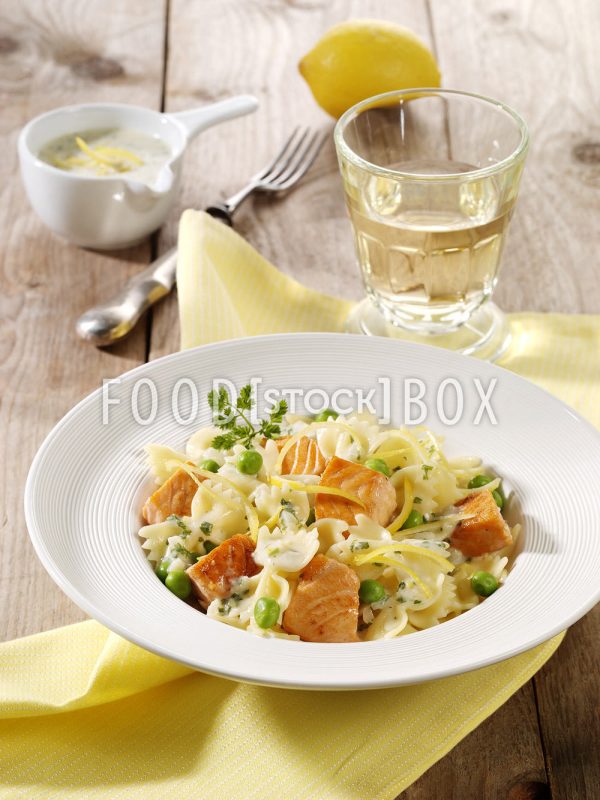 Farfalle mit Lachs-Zitronen-Sauce