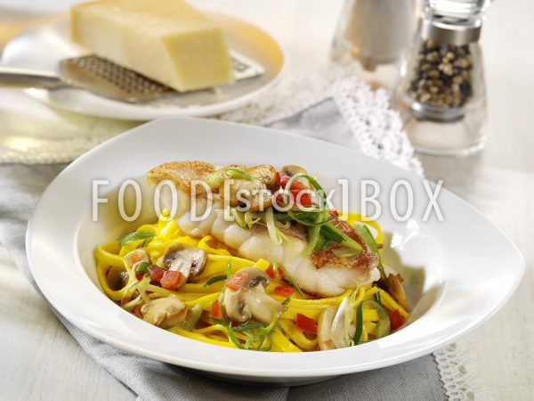 Fischfilet auf Safran-Nudeln 2