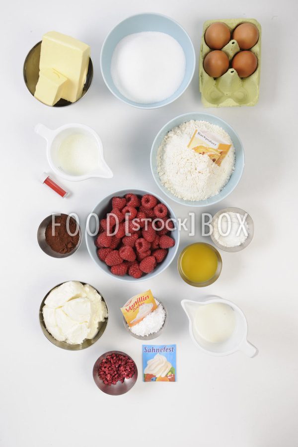 Frischkäsetorte und Himbeeren  Step 1