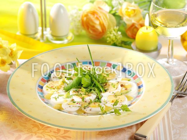 Eier-Carpaccio mit Kräutersalat 4